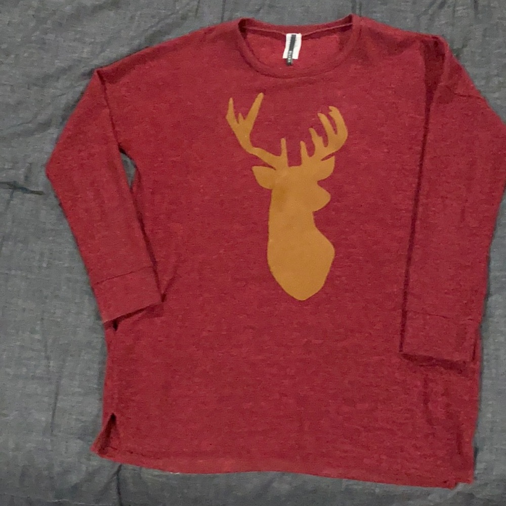 Holiday sweatshirt. Cranberry color. EUC.